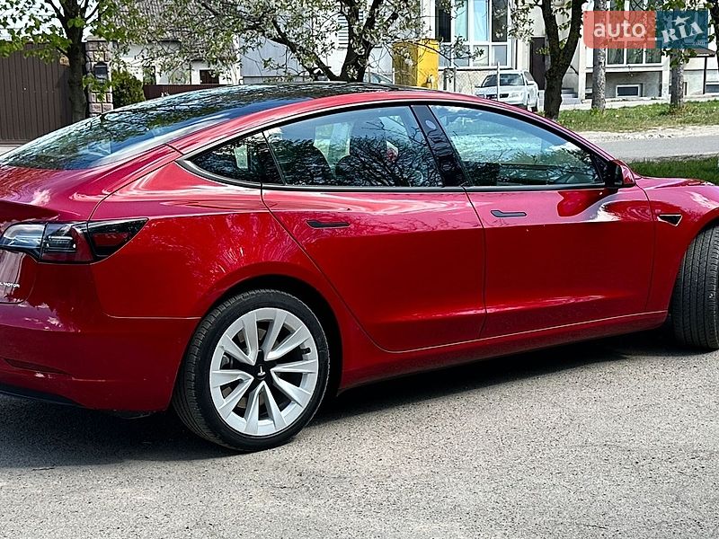 Седан Tesla Model 3 2021 в Золочеве