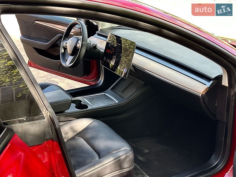 Седан Tesla Model 3 2021 в Золочеве