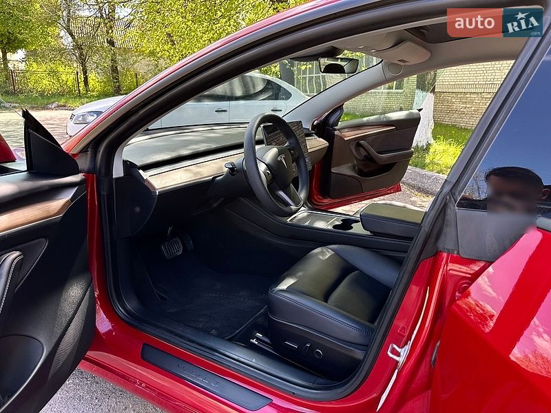 Седан Tesla Model 3 2021 в Золочеве