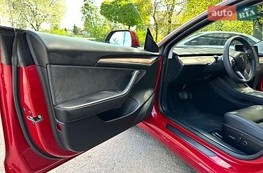 Седан Tesla Model 3 2021 в Золочеве