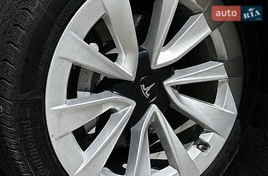 Седан Tesla Model 3 2021 в Золочеве