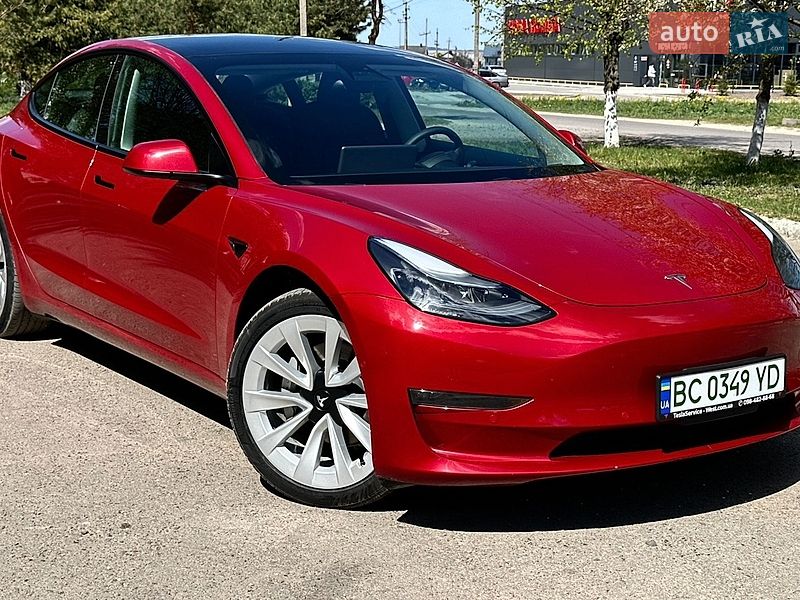 Седан Tesla Model 3 2021 в Золочеве