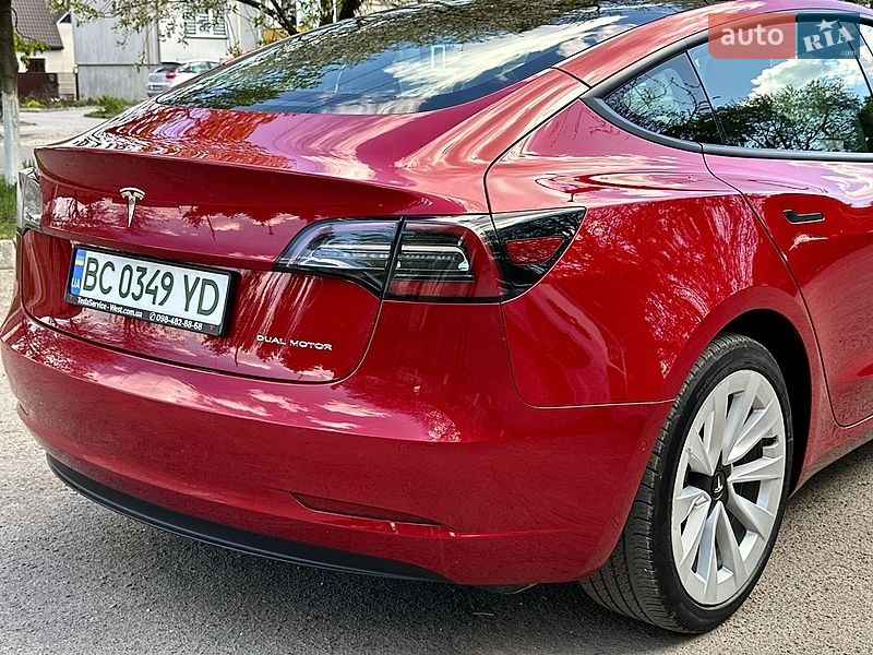 Седан Tesla Model 3 2021 в Золочеве