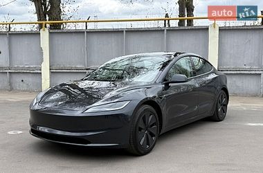 Седан Tesla Model 3 2025 в Ровно