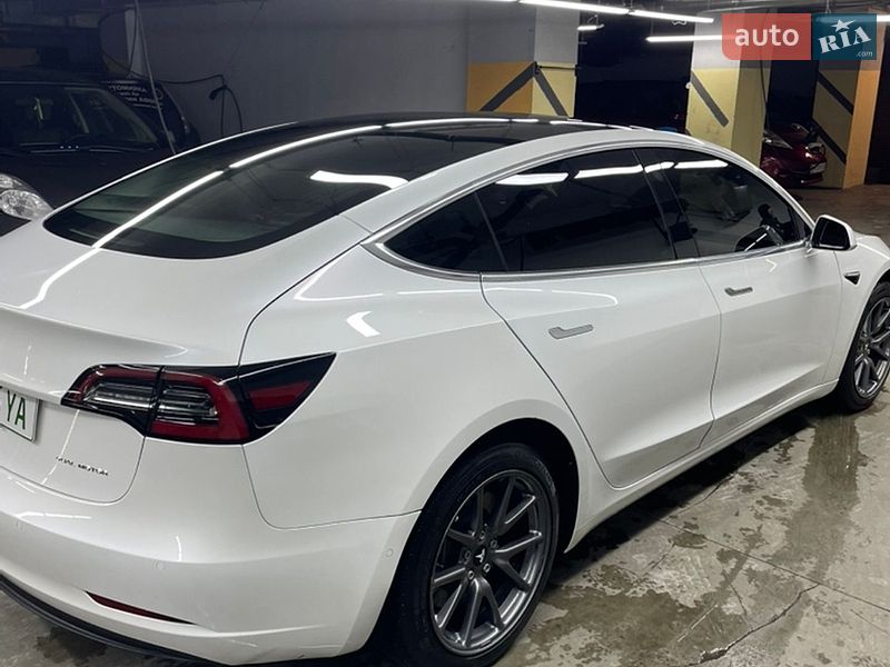 Седан Tesla Model 3 2019 в Одессе