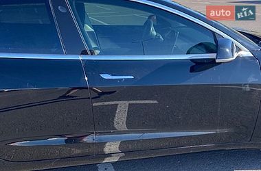Седан Tesla Model 3 2019 в Львове