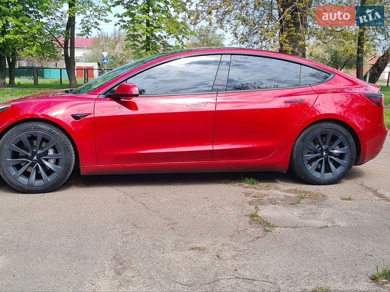 Седан Tesla Model 3 2022 в Черкассах