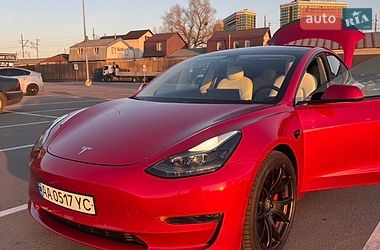 Седан Tesla Model 3 2022 в Киеве
