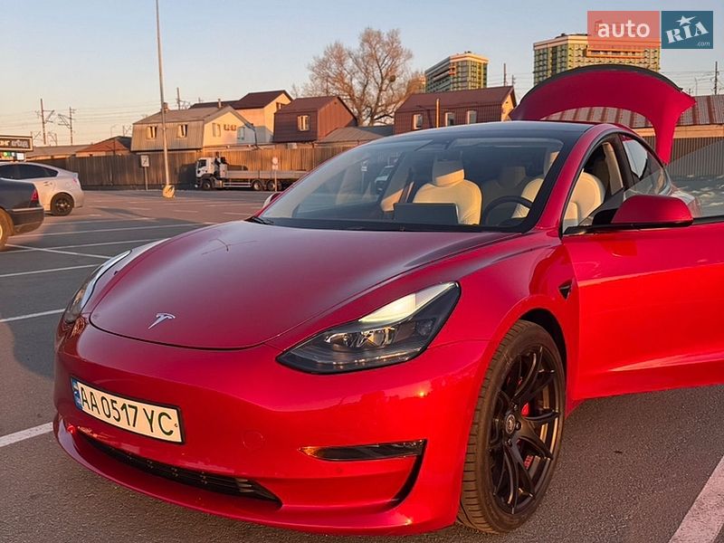 Седан Tesla Model 3 2022 в Киеве