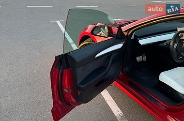 Седан Tesla Model 3 2022 в Киеве