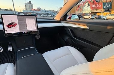 Седан Tesla Model 3 2022 в Киеве