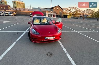 Седан Tesla Model 3 2022 в Киеве