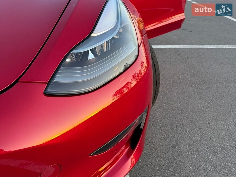 Седан Tesla Model 3 2022 в Киеве