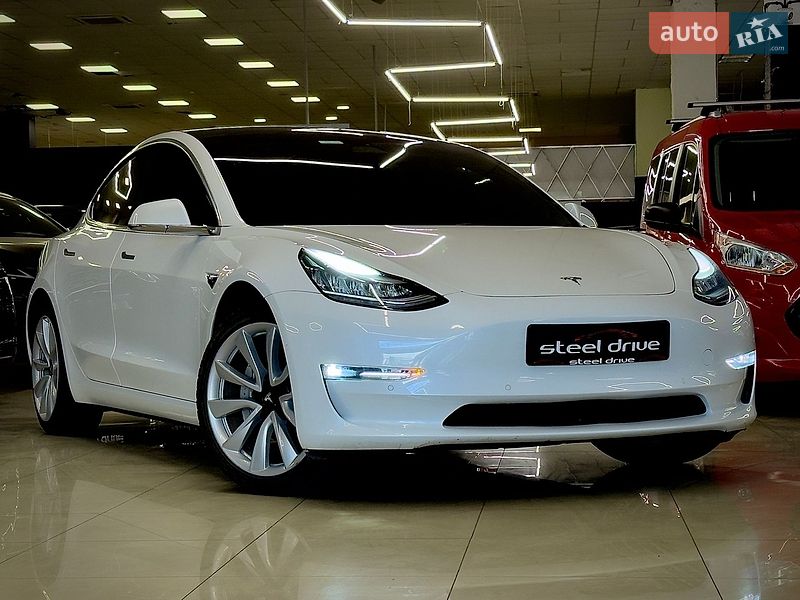 Седан Tesla Model 3 2019 в Николаеве