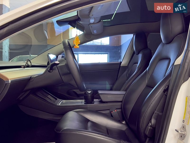 Седан Tesla Model 3 2019 в Николаеве