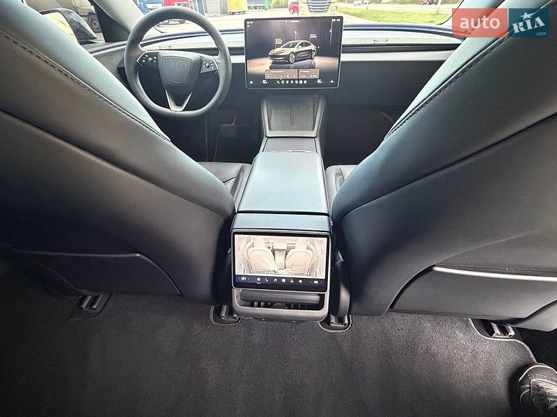 Седан Tesla Model 3 2024 в Ивано-Франковске