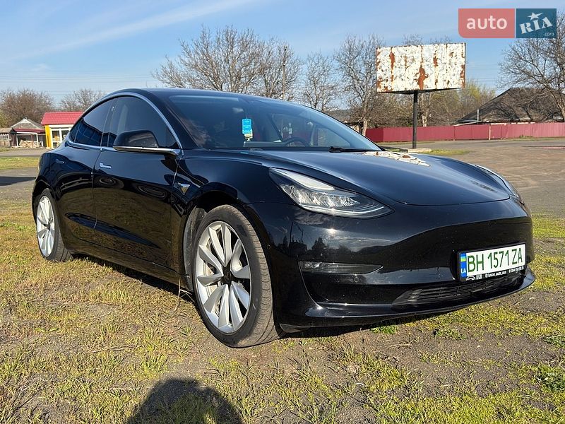 Седан Tesla Model 3 2018 в Киеве