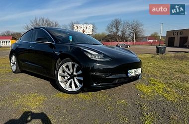 Седан Tesla Model 3 2018 в Киеве
