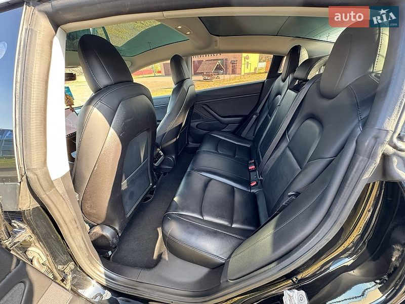 Седан Tesla Model 3 2018 в Киеве