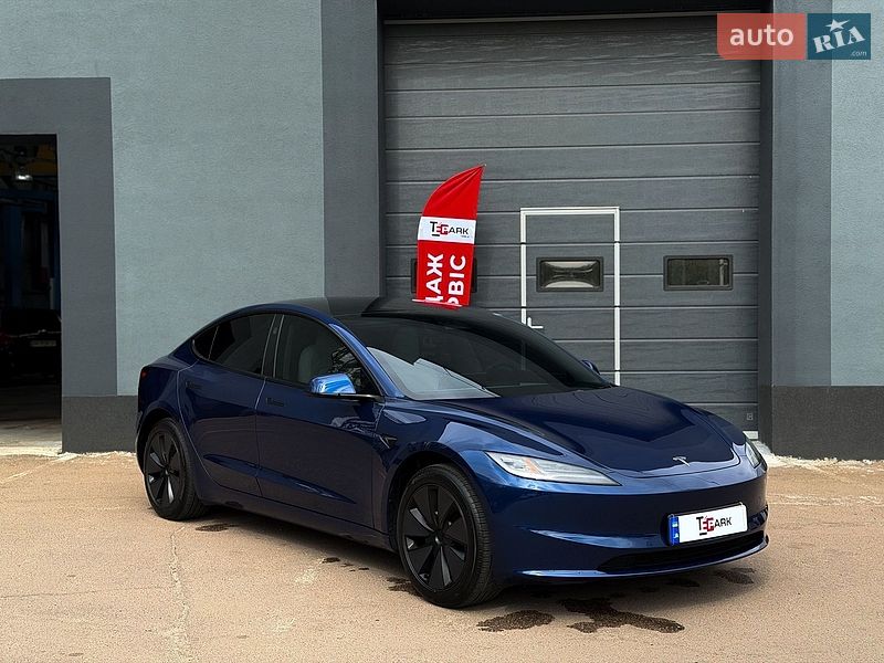 Седан Tesla Model 3 2025 в Києві