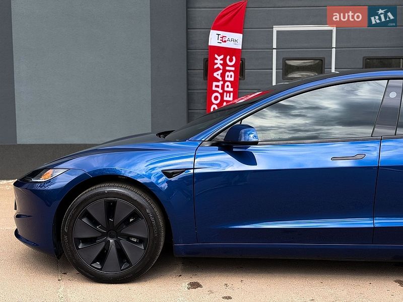 Седан Tesla Model 3 2025 в Києві