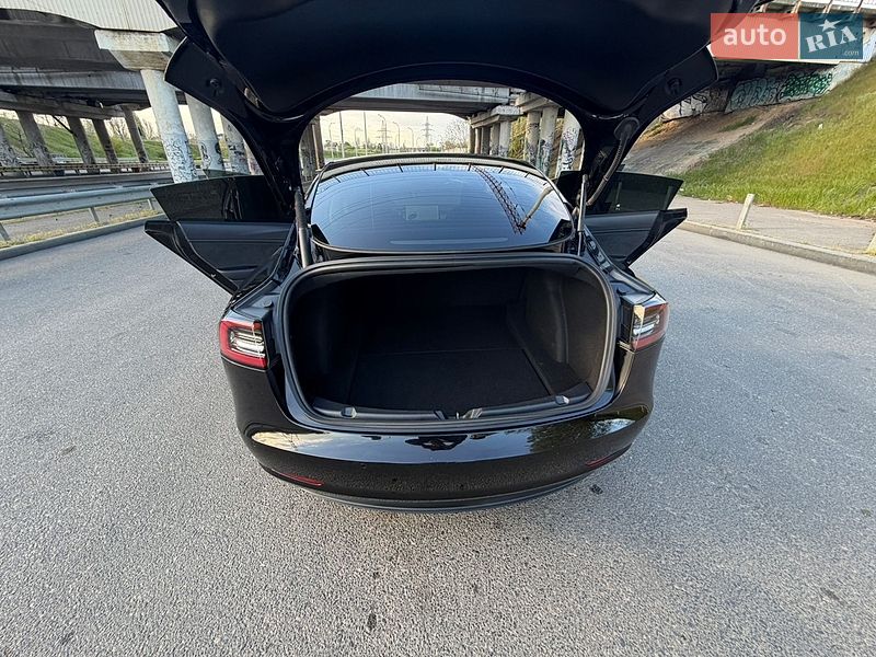 Седан Tesla Model 3 2020 в Одессе