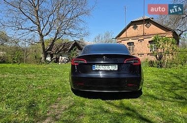 Седан Tesla Model 3 2018 в Бердичеве