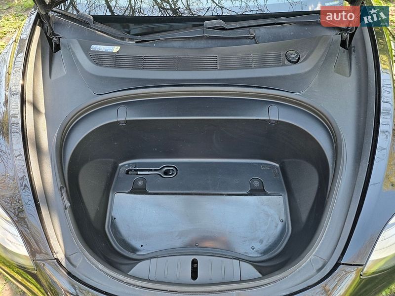Седан Tesla Model 3 2018 в Бердичеве