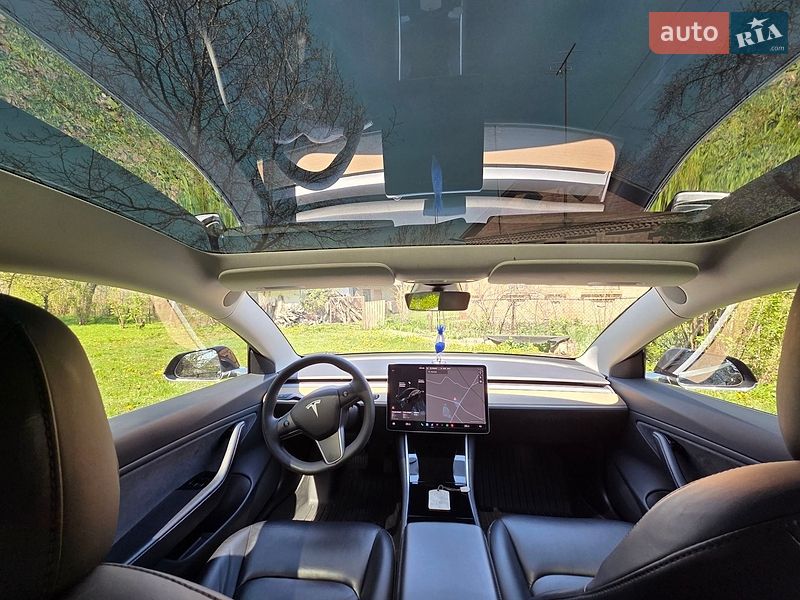 Седан Tesla Model 3 2018 в Бердичеве