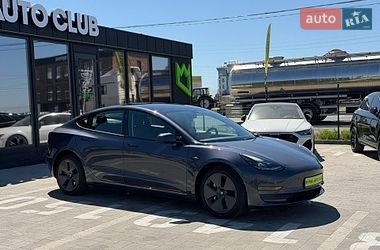 Седан Tesla Model 3 2023 в Львове