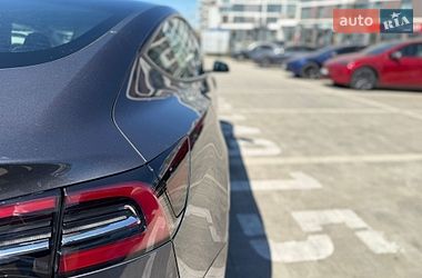 Седан Tesla Model 3 2023 в Львове