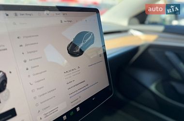 Седан Tesla Model 3 2023 в Львове