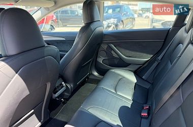 Седан Tesla Model 3 2023 в Львове