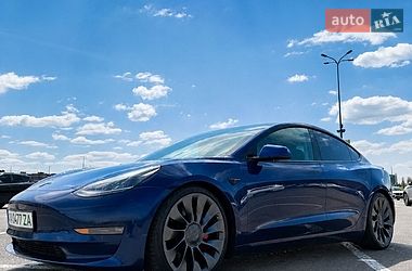 Седан Tesla Model 3 2021 в Киеве