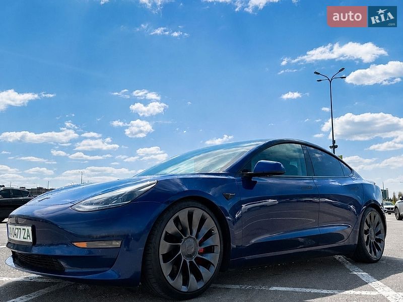 Седан Tesla Model 3 2021 в Києві