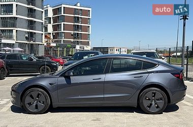 Седан Tesla Model 3 2023 в Львове