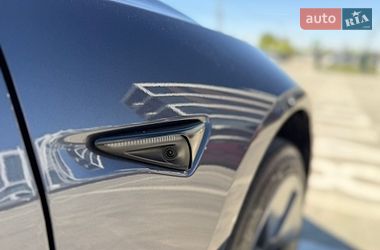 Седан Tesla Model 3 2023 в Львове