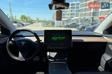 Седан Tesla Model 3 2023 в Львове