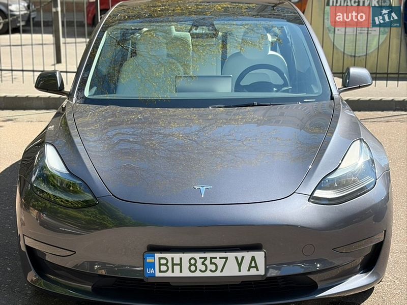 Седан Tesla Model 3 2023 в Одесі