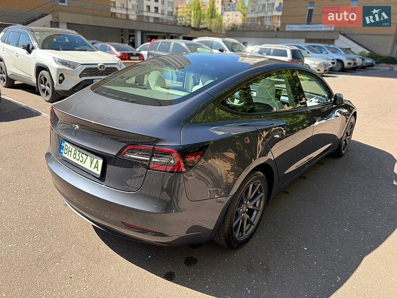 Седан Tesla Model 3 2023 в Одесі