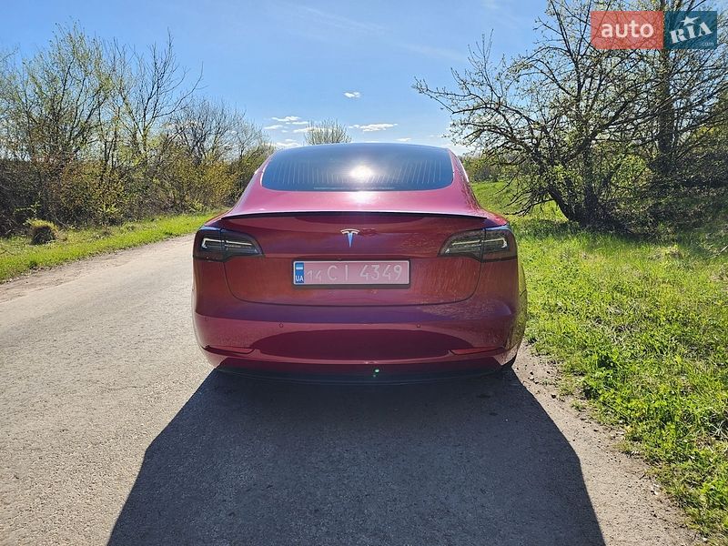 Седан Tesla Model 3 2018 в Тернополі