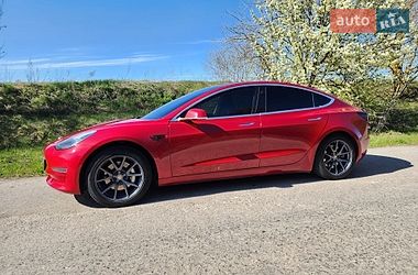 Седан Tesla Model 3 2018 в Тернополі
