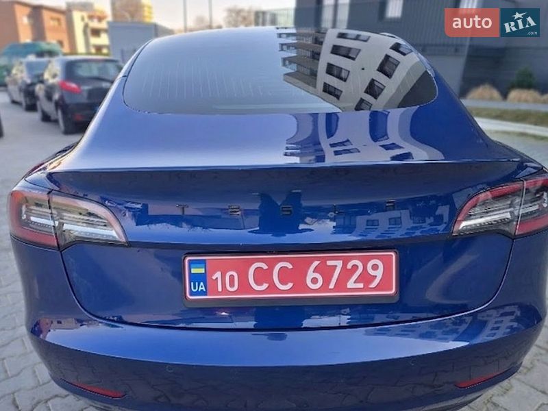 Седан Tesla Model 3 2019 в Львові