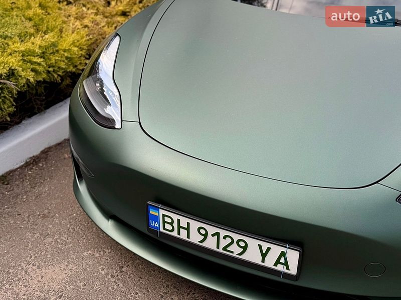 Седан Tesla Model 3 2023 в Одессе