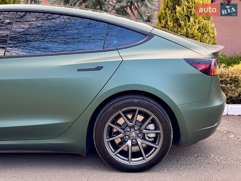 Седан Tesla Model 3 2023 в Одессе