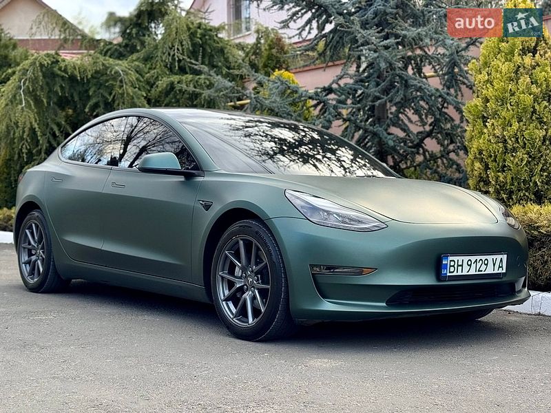Седан Tesla Model 3 2023 в Одессе