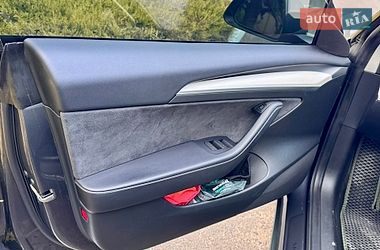 Седан Tesla Model 3 2023 в Одессе