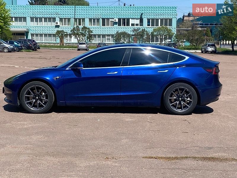 Седан Tesla Model 3 2019 в Києві