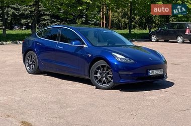 Седан Tesla Model 3 2019 в Житомире