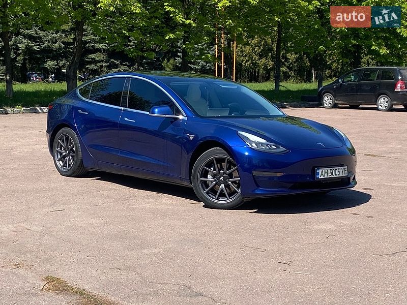 Седан Tesla Model 3 2019 в Житомире